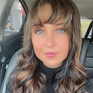 Meet your Posher, Gina